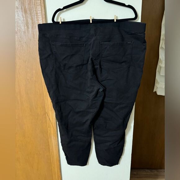 24w Vera wang black capri pants - Picture 2 of 3